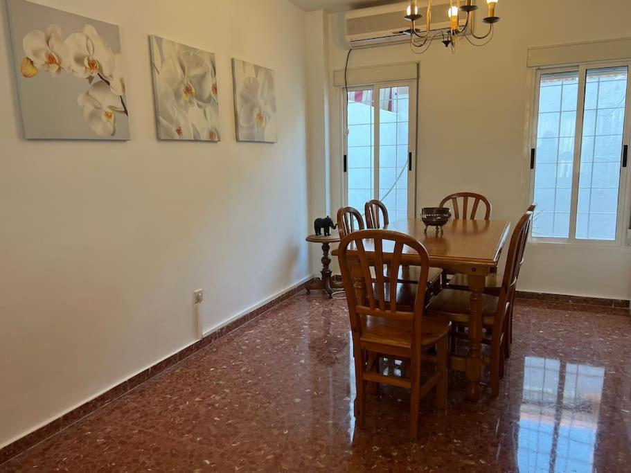 Casa Soleada En Calle Tranquila Sevilla Exteriör bild